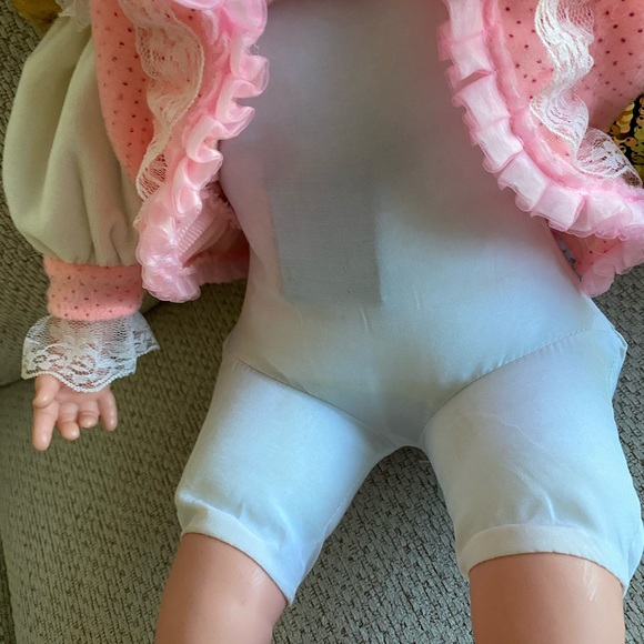 Beautiful doll from India Like new. - Picture 14 of 16